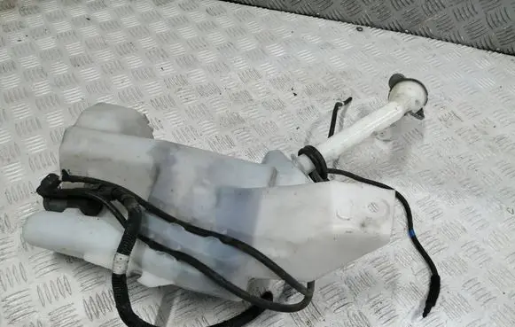Nissan Qashqai Windshield washer fluid reservoir/tank 289104EA0A