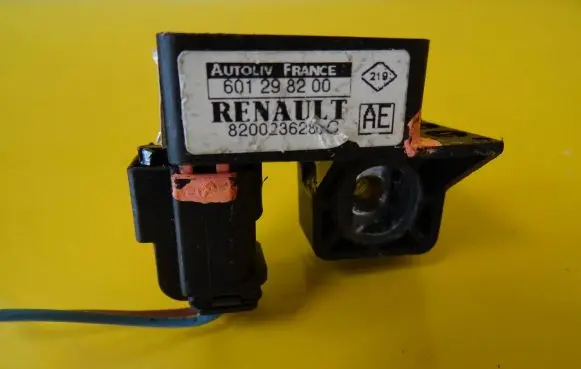 Renault Scenic II - Grand scenic II Airbag deployment crash/impact sensor 8200236286C