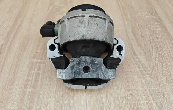 Audi A6 S6 C7 4G Engine mount bracket 4G0199381NE