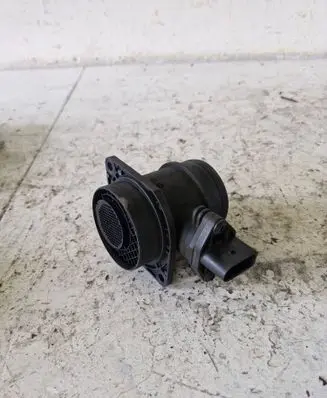 Volkswagen PASSAT B6 Mass air flow meter 0281002531 038906461B