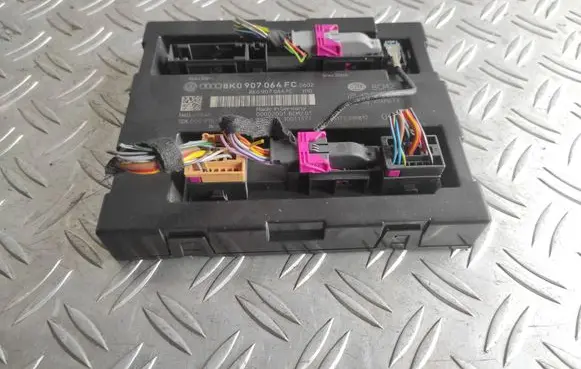 Audi A4 S4 B8 8K Comfort/convenience module 8K0907064FC 5DK00991876