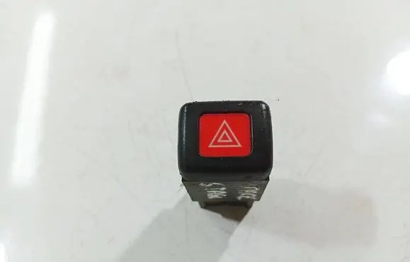 Mitsubishi Space Star Hazard light switch MR270315