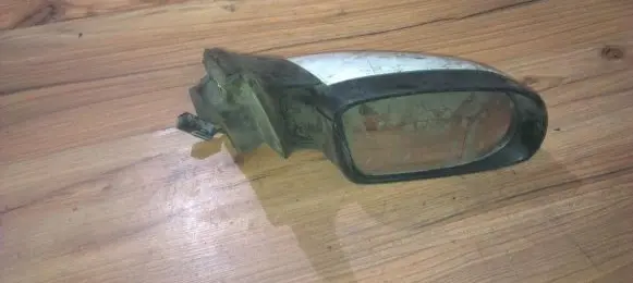Opel Omega B1 Front door electric wing mirror e1010357