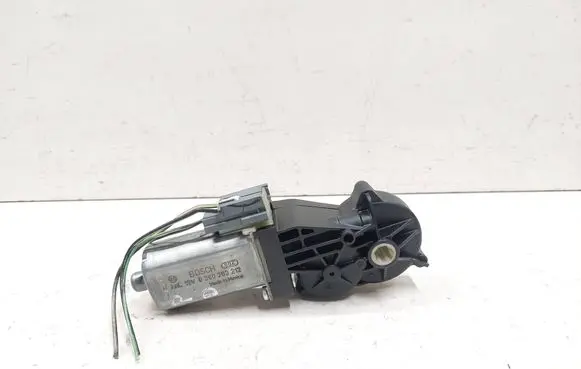 Mercedes-Benz R W251 Seat adjustment motor 820648094 0390203212