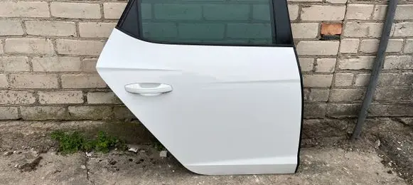 Seat Leon (5F) Rear door