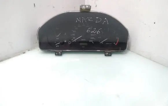 Mazda 626 Speedometer (instrument cluster)
