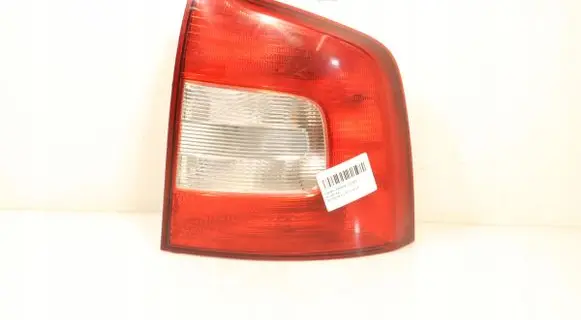 Skoda Octavia Mk2 (1Z) Rear/tail lights E245023