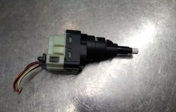 Audi A6 S6 C5 4B Brake pedal sensor switch 1K2945511