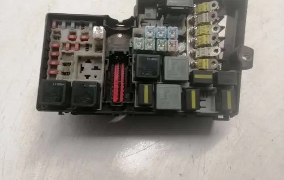 Ford C-MAX I Fuse module 3M5T14A067BB 518804000