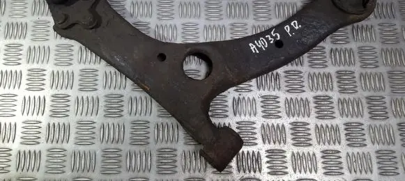 Toyota Avensis T250 Front lower control arm/wishbone