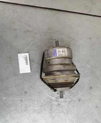 Engine mount bracket