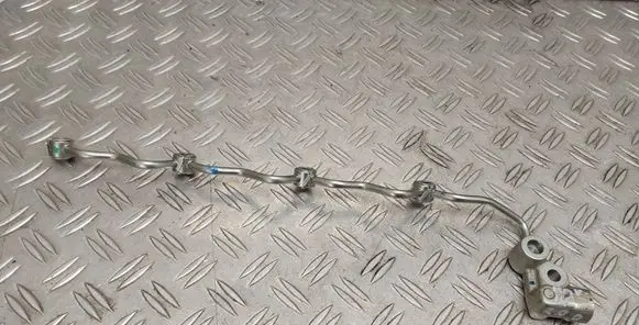 Toyota RAV 4 (XA40) Fuel return line/hose 