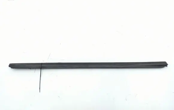 Mercedes-Benz Vito Viano W639 Front door glass trim molding a6397200024
