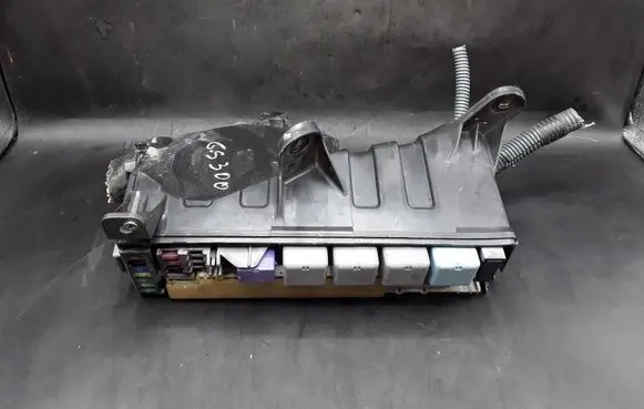 Lexus GS 300 350 430 450H Fuse box set 3950YA1
