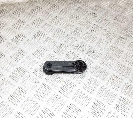 Toyota Avensis T270 Rear door window winding handle 6926002020