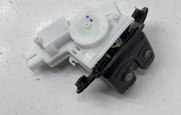 Subaru Outback (BT) Tailgate/trunk/boot lock/catch/latch 63032AN10B