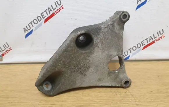 BMW 1 F20 F21 Engine mounting bracket 6788611 22116788611
