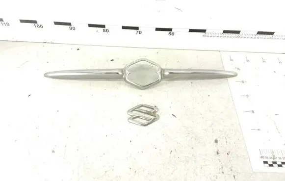 Suzuki Vitara (ET/TA) Manufacturer badge logo/emblem 