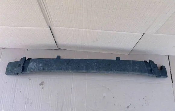 Audi Q3 8U Front bumper foam support bar 8U0807550 156207