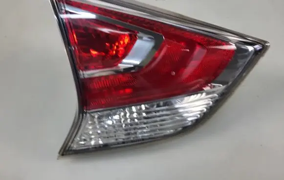 Nissan X-Trail T32 Tailgate rear/tail lights 226-17939