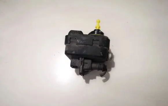 Headlight level adjustment motor