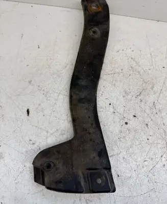 Audi A4 S4 B7 8E 8H Front bumper mounting bracket 8E0807204B