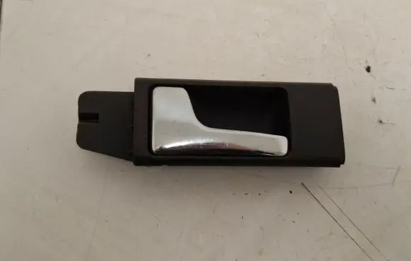 Audi A6 S6 C4 4A Front door interior handle 4A0837019