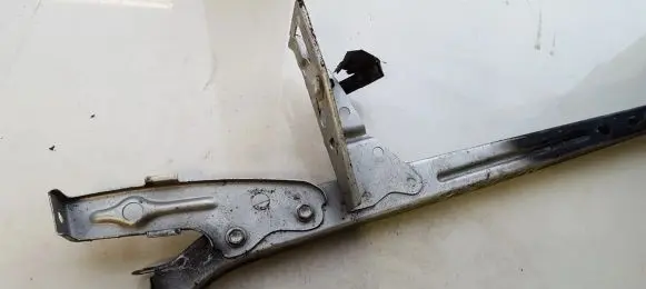 Toyota Corolla Verso AR10 Front bumper mounting bracket