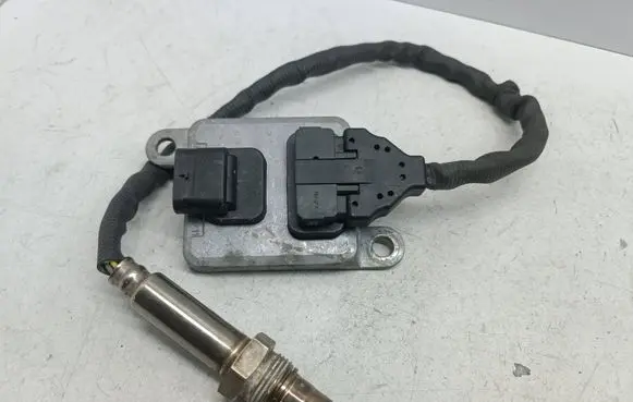 Mercedes-Benz E W212 Lambda probe sensor A0009055612 0009055612 A3C02860000617
