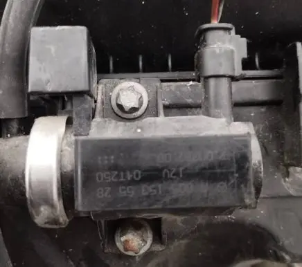 Mercedes-Benz A W169 Turbo solenoid valve a0051535528
