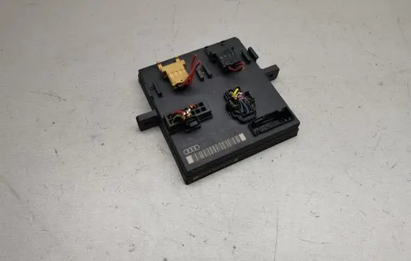 Audi A4 S4 B6 8E 8H Comfort/convenience module 8E0907279E