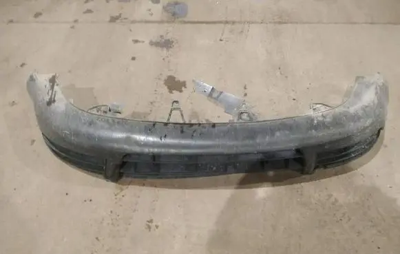Volkswagen Touran I Front bumper lip 