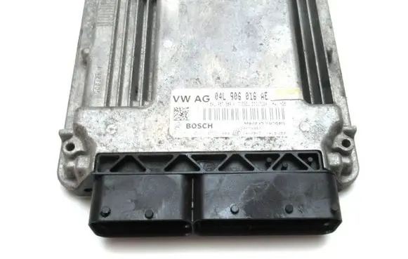 Volkswagen PASSAT B7 Engine control unit/module ECU