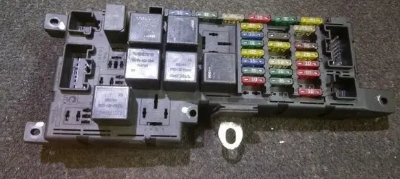 Volvo S60 Fuse box set 518828108 30728008-DIEP2X
