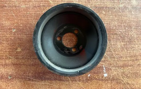 Opel Astra H Water pump pulley 24405900