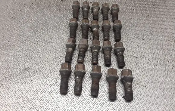 Volvo V70 Nuts/bolts 
