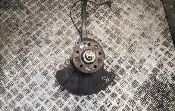 Mercedes-Benz S W220 Front wheel hub 2203303820 A2203303820