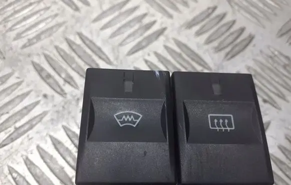 Ford Mondeo Mk III A set of switches 1S7T-18K574-AA