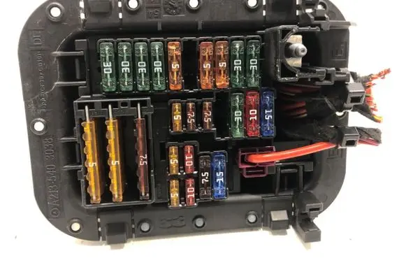 Mercedes-Benz CLS C257 Fuse box set A2135403038