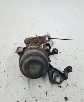 Toyota Corolla E120 E130 Engine mount bracket