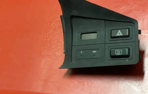 BMW 5 E28 Other dashboard part 1367686 81075031 LL6213