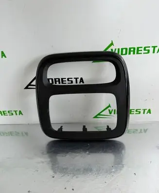 Opel Vivaro Radio/GPS head unit trim 93868008 682604581R