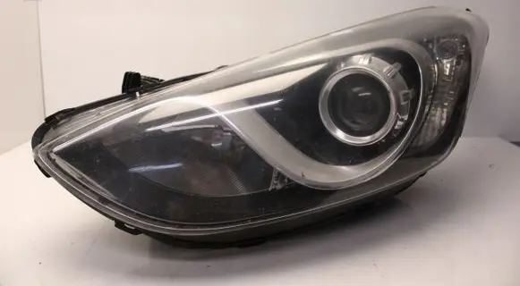 Hyundai i30 Headlight/headlamp 