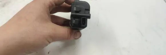 Opel Zafira A Electric window control switch 90561388