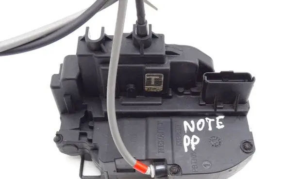 Nissan Note (E11) Front door lock 