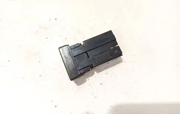 Toyota Avensis T270 USB socket connector 8619005010