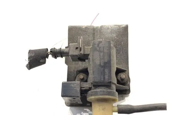 Saab 9-3 Ver2 Fuel pressure regulator 55563532