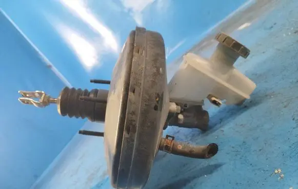 Suzuki Grand Vitara II Brake booster 5130065J20