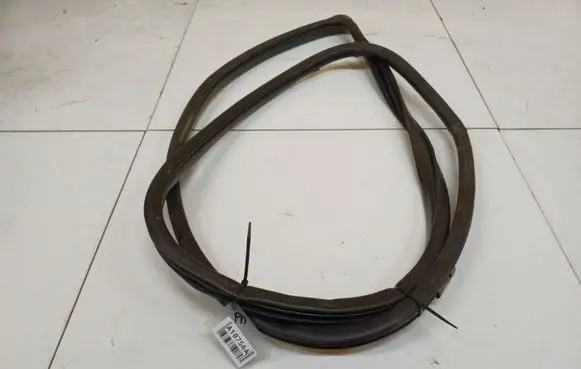 Toyota Corolla E120 E130 Rubber seal front coupe door 