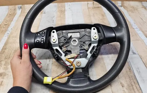 Mazda 2 Steering wheel